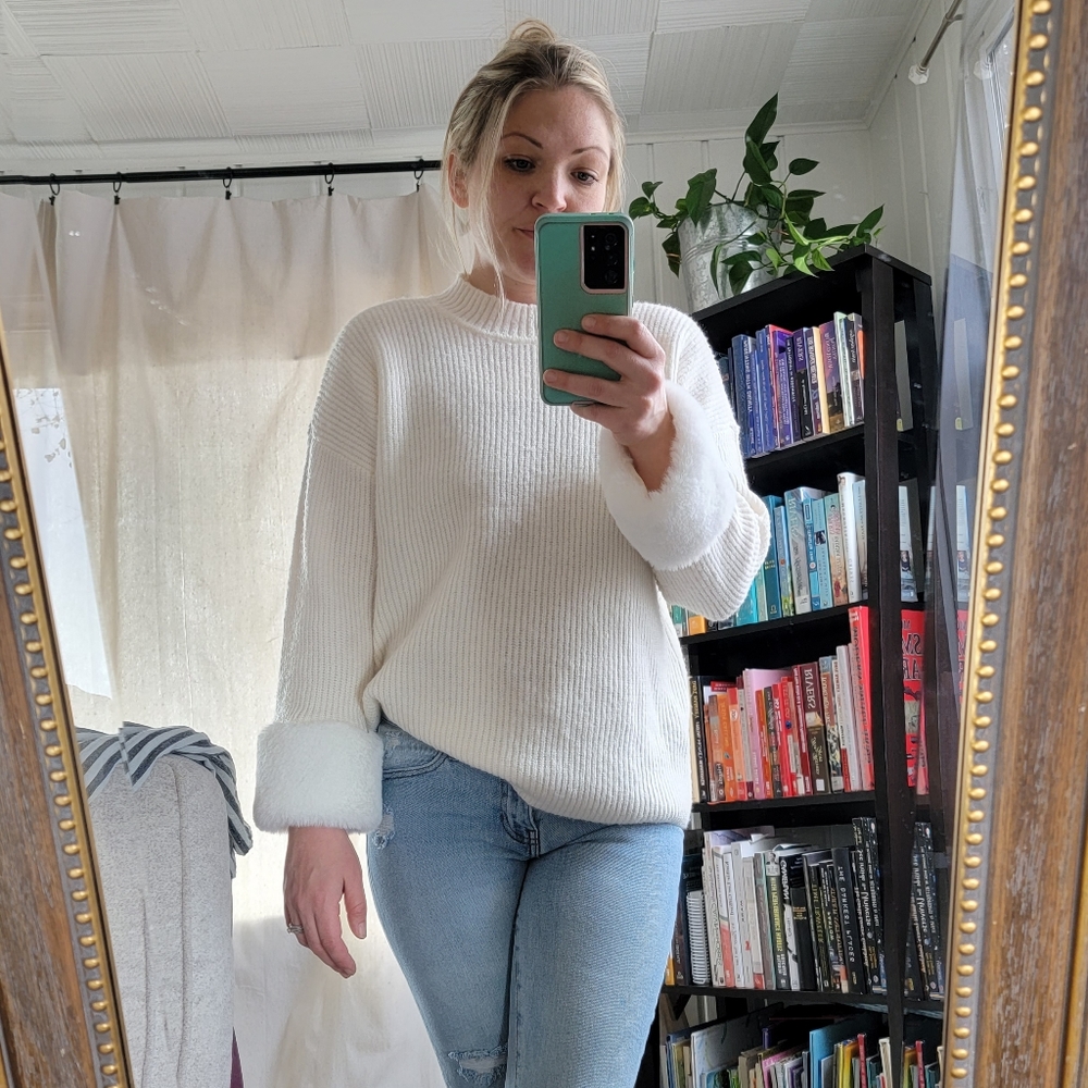 Liz Claiborne sweater with faux fur cuff detail